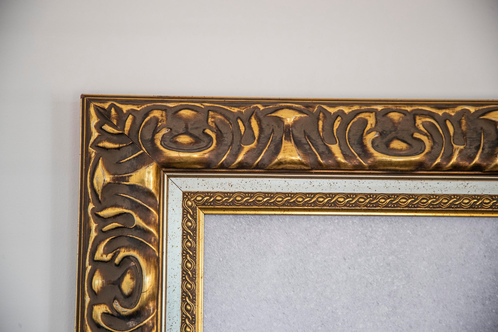 FAINTEST STARS // CHIPPA WILSON // FRAMED CANVAS // SIZE = 118cm x 76cm